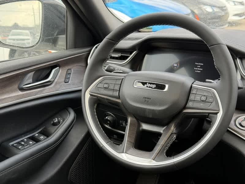 new 2025 Jeep Grand Cherokee car, priced at $48,488