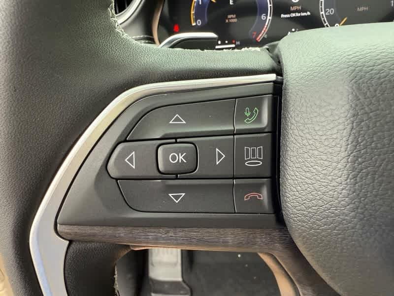 new 2025 Jeep Grand Cherokee car, priced at $46,957