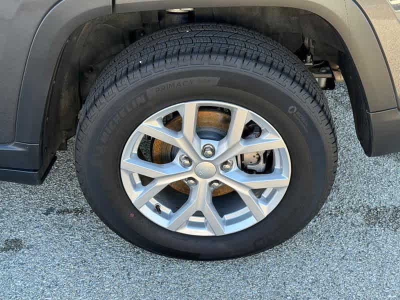 used 2023 Jeep Grand Cherokee car, priced at $33,697