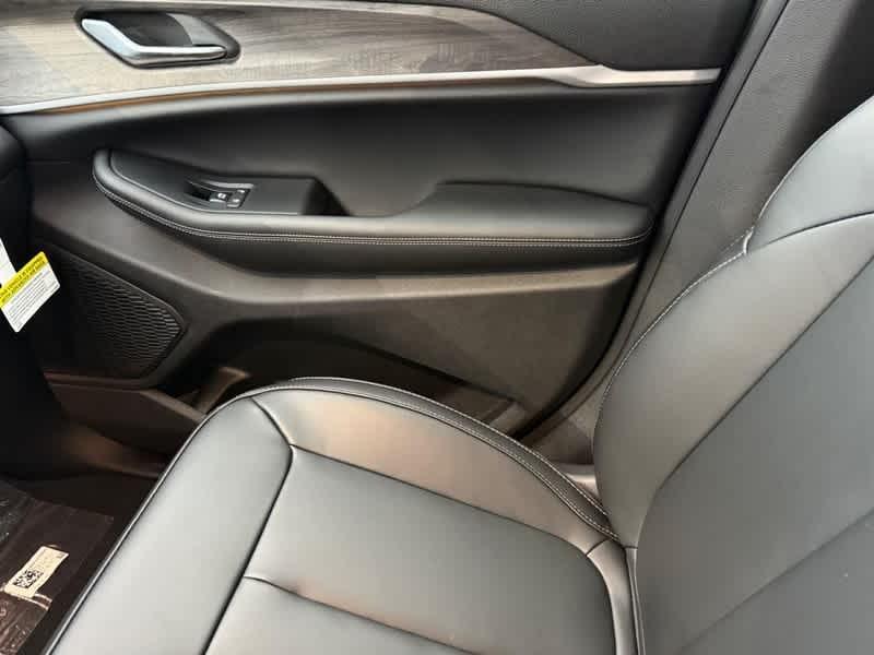 new 2025 Jeep Grand Cherokee car, priced at $48,546