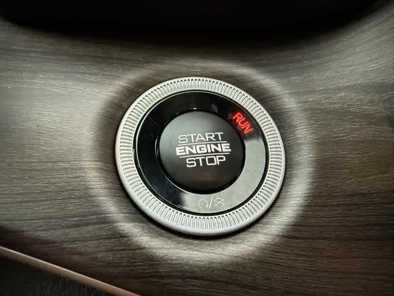 new 2025 Jeep Grand Cherokee car, priced at $48,546