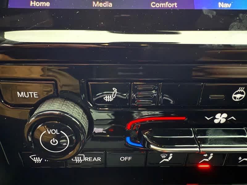 new 2025 Jeep Grand Cherokee car, priced at $48,546