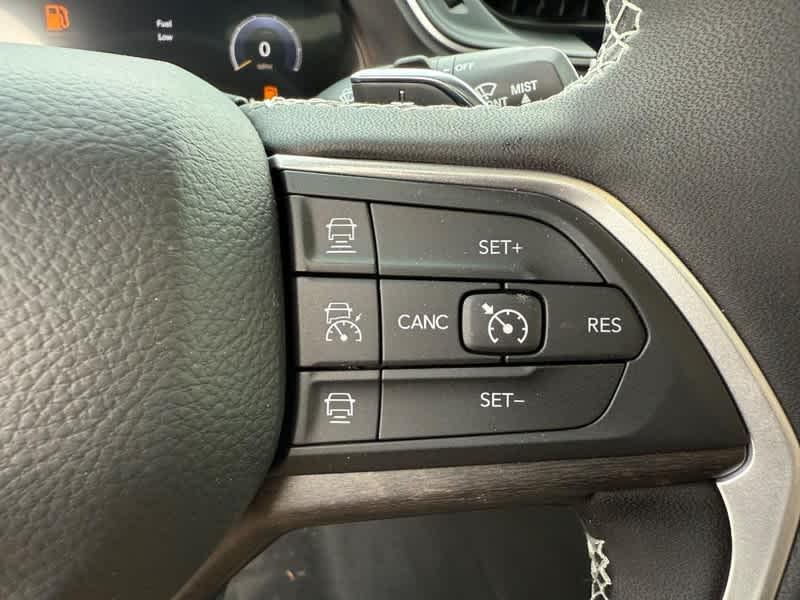 new 2025 Jeep Grand Cherokee car, priced at $48,906