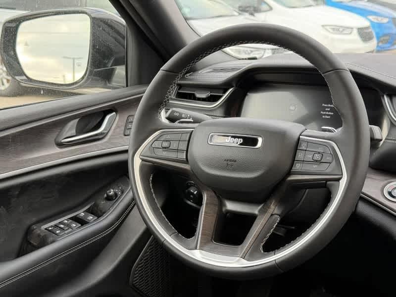 new 2025 Jeep Grand Cherokee car, priced at $48,906