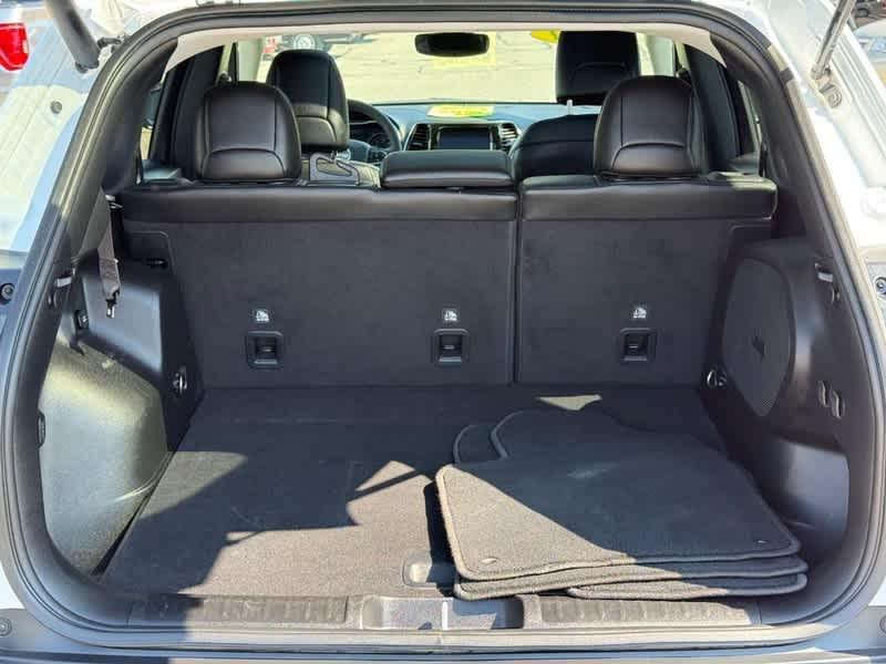 used 2021 Jeep Cherokee car, priced at $23,082