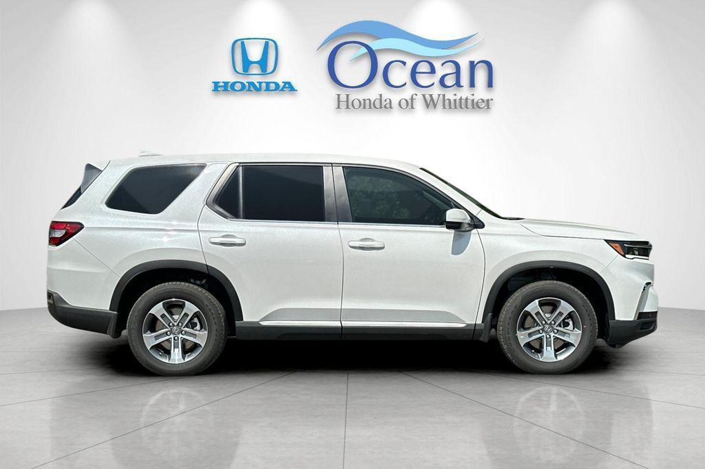 new 2025 Honda Pilot car, priced at $47,550
