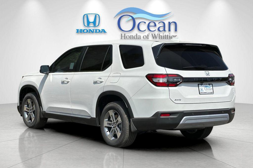new 2025 Honda Pilot car, priced at $47,550
