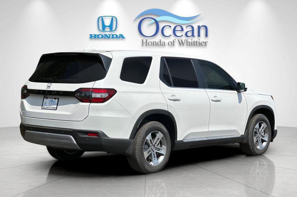 new 2025 Honda Pilot car, priced at $47,550