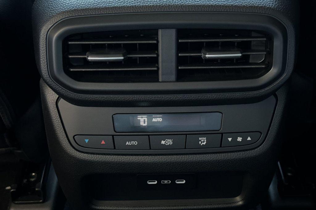 new 2025 Honda Pilot car, priced at $47,550