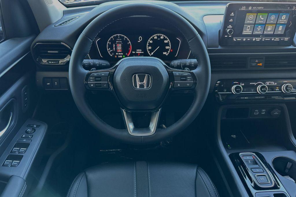 new 2025 Honda Pilot car, priced at $47,550