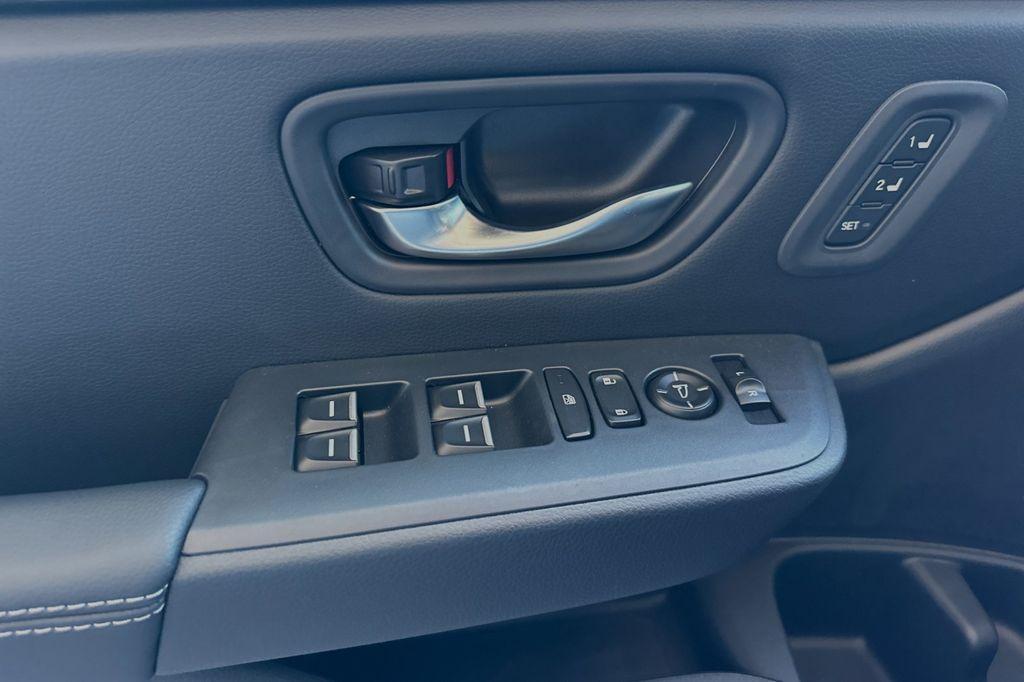 new 2025 Honda Pilot car, priced at $47,550