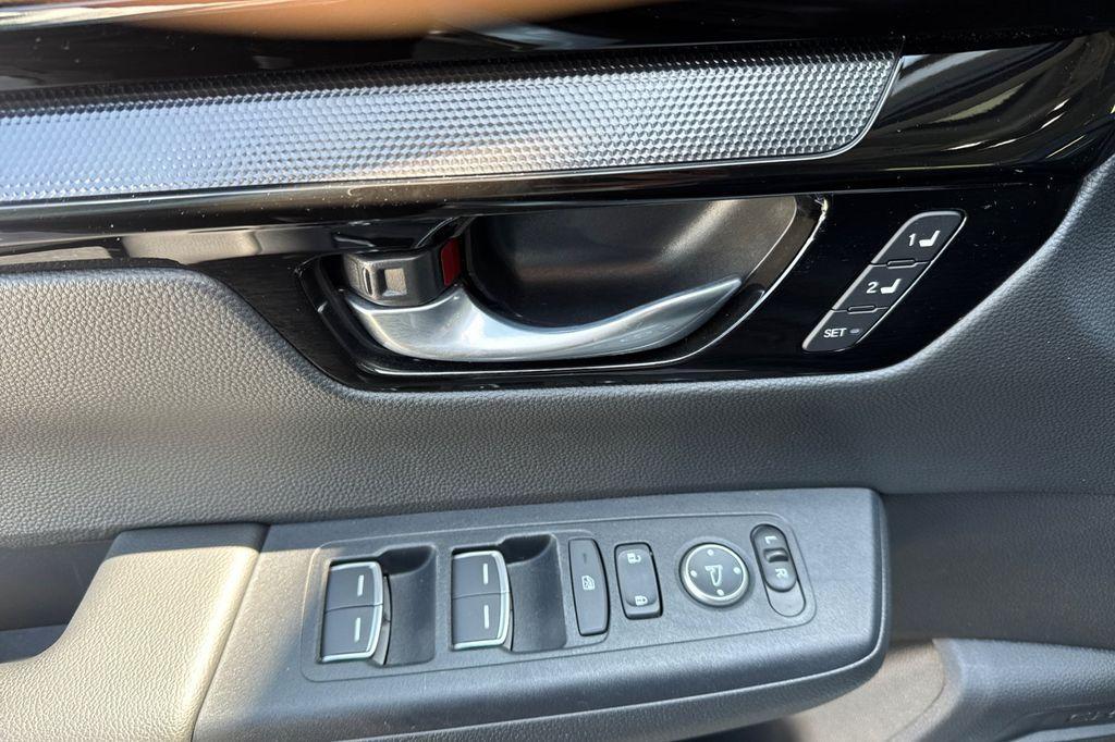 used 2025 Honda CR-V car, priced at $31,762