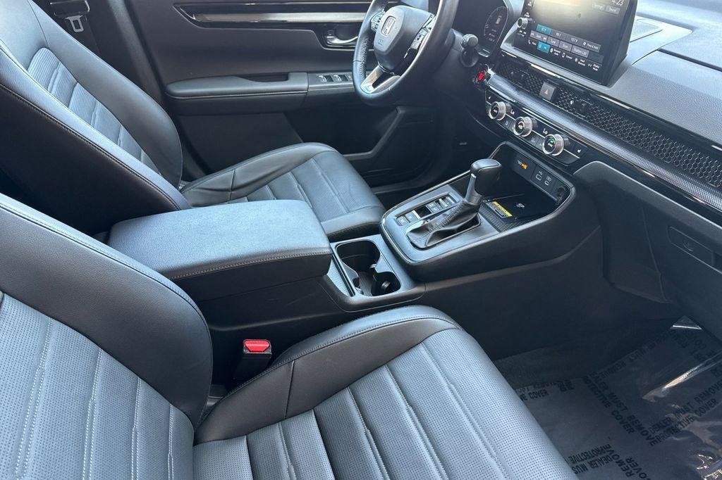 used 2025 Honda CR-V car, priced at $31,762