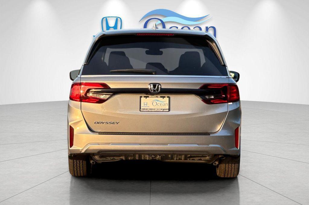 new 2026 Honda Odyssey car, priced at $44,290