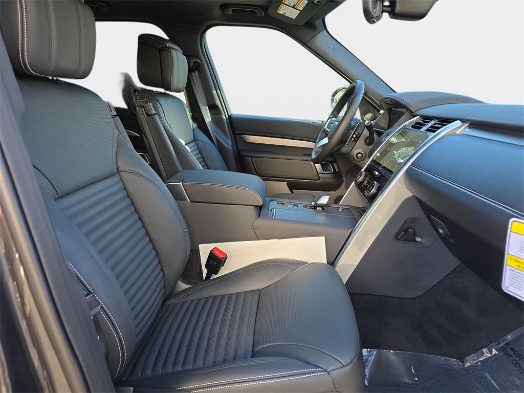 new 2026 Land Rover Discovery car