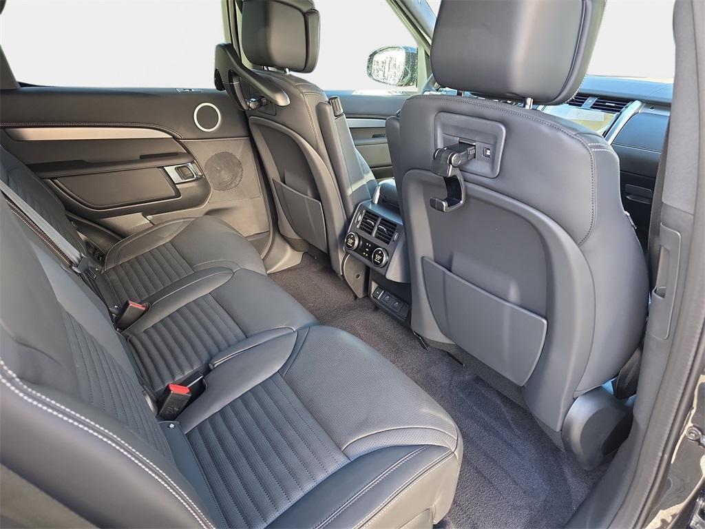 new 2026 Land Rover Discovery car