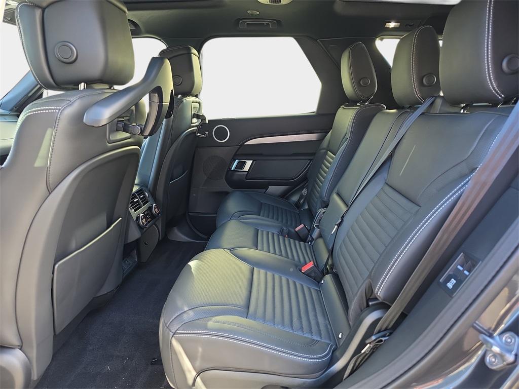 new 2026 Land Rover Discovery car