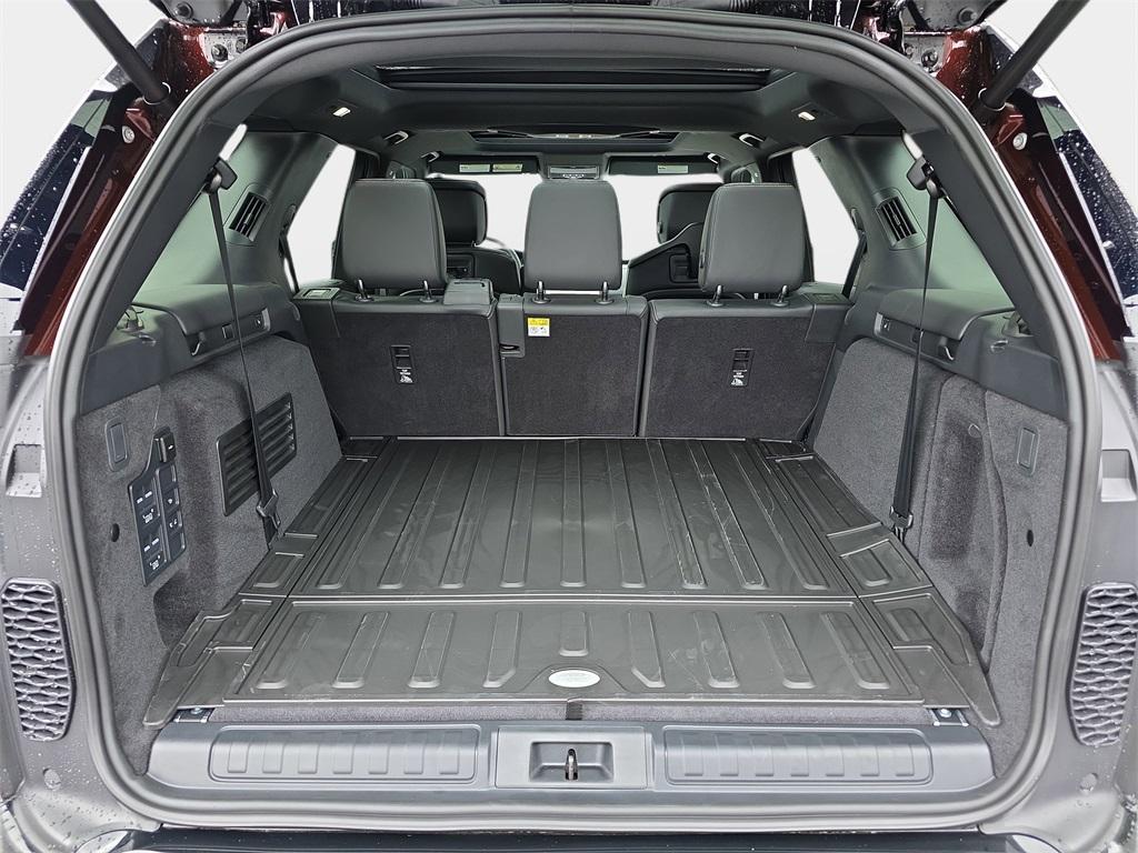 new 2026 Land Rover Discovery car