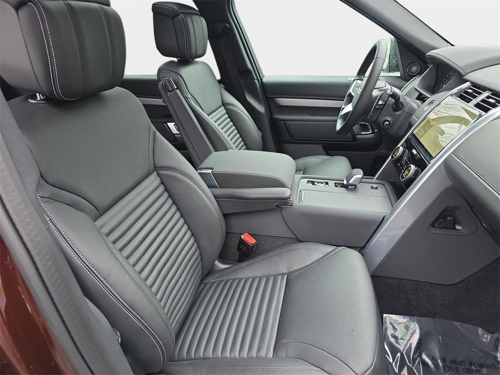 new 2026 Land Rover Discovery car