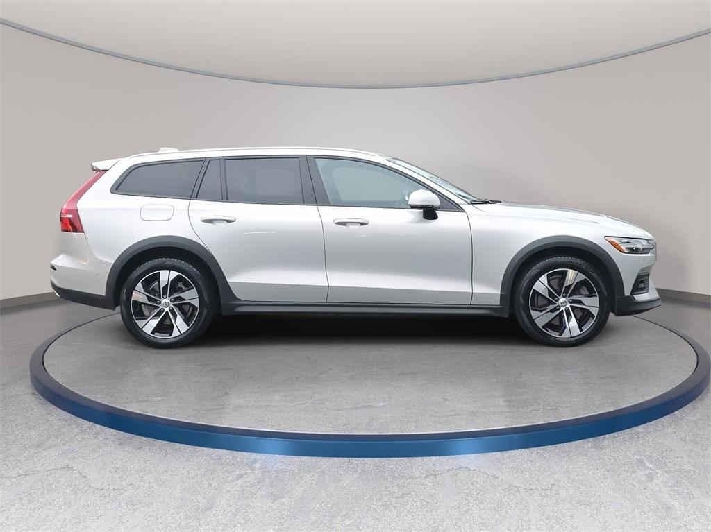 used 2020 Volvo V60 Cross Country car, priced at $21,499