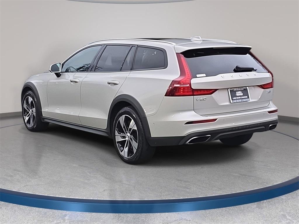 used 2020 Volvo V60 Cross Country car, priced at $21,499