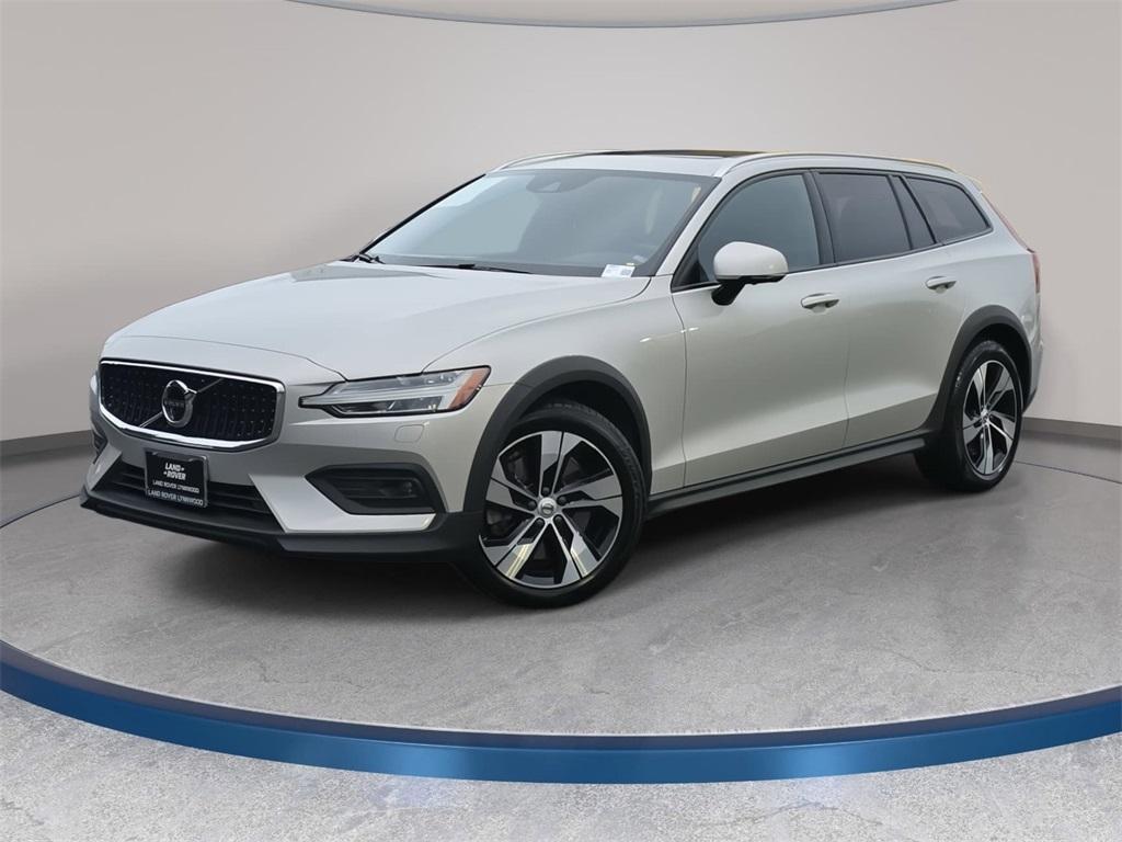 used 2020 Volvo V60 Cross Country car, priced at $21,499