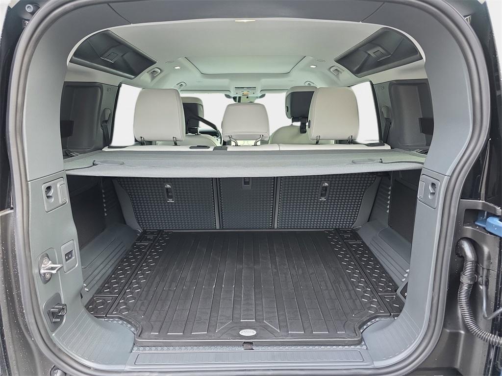 new 2026 Land Rover Defender car