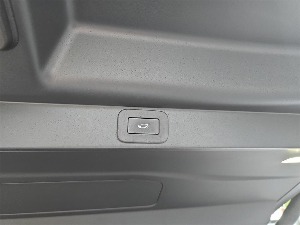 new 2025 Land Rover Range Rover car, priced at $157,850