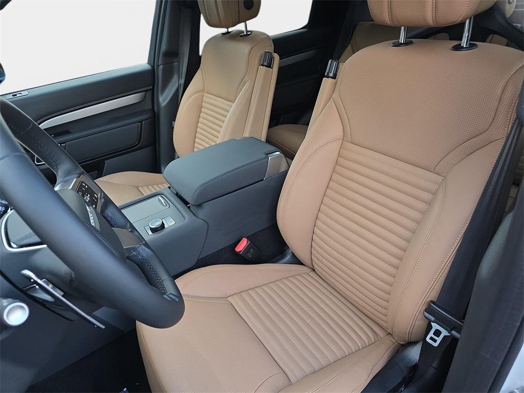 new 2026 Land Rover Discovery car