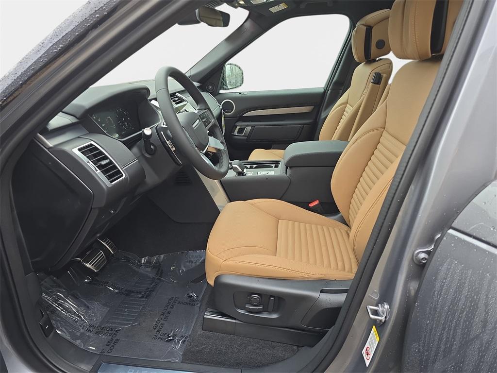 new 2026 Land Rover Discovery car