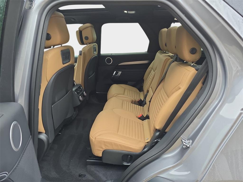 new 2026 Land Rover Discovery car