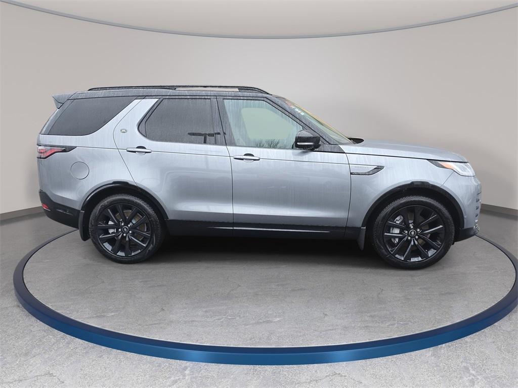 new 2026 Land Rover Discovery car