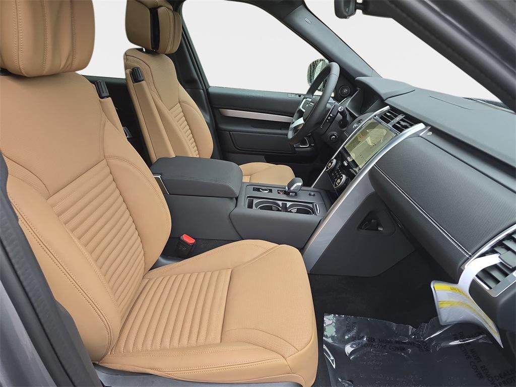 new 2026 Land Rover Discovery car