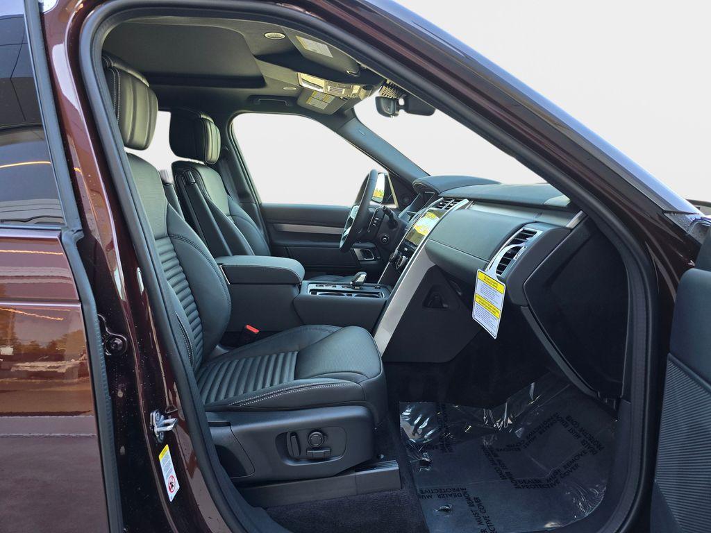 new 2026 Land Rover Discovery car, priced at $81,805
