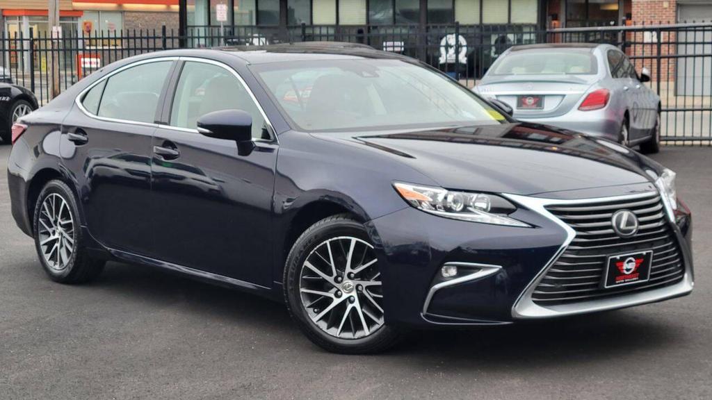 used 2017 Lexus ES 350 car, priced at $19,394