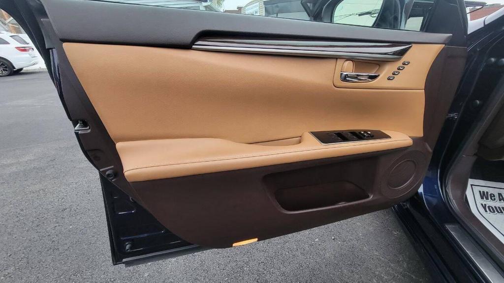 used 2017 Lexus ES 350 car, priced at $19,394