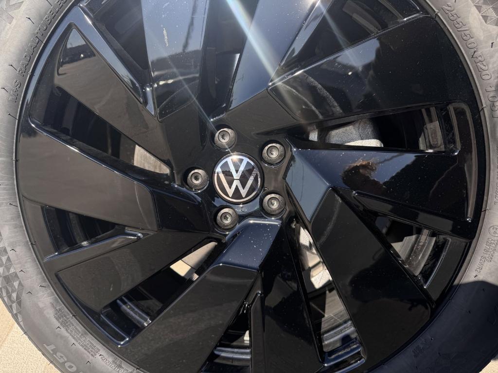 new 2026 Volkswagen Atlas car, priced at $42,867