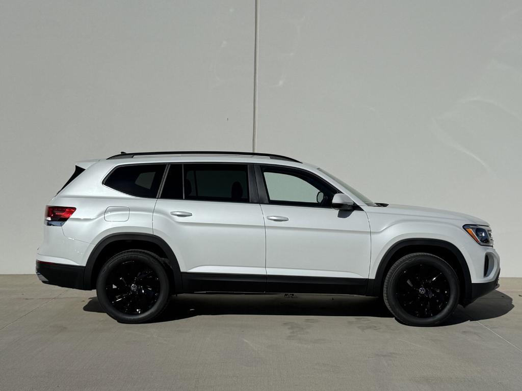 new 2026 Volkswagen Atlas car, priced at $41,283
