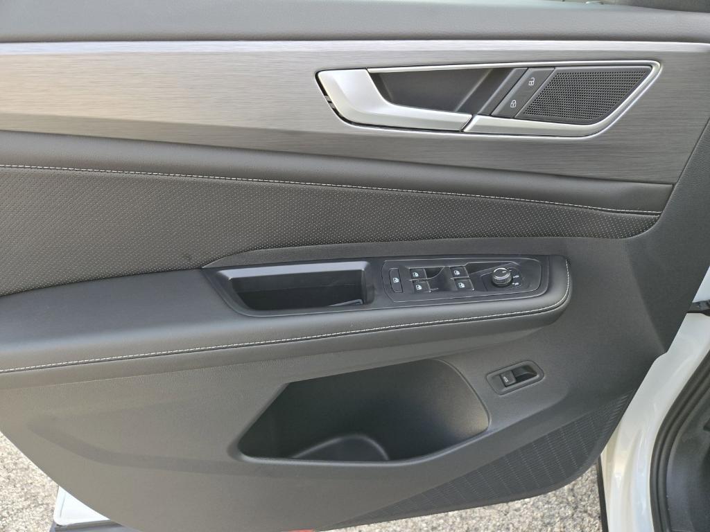 new 2026 Volkswagen Atlas Cross Sport car, priced at $41,092