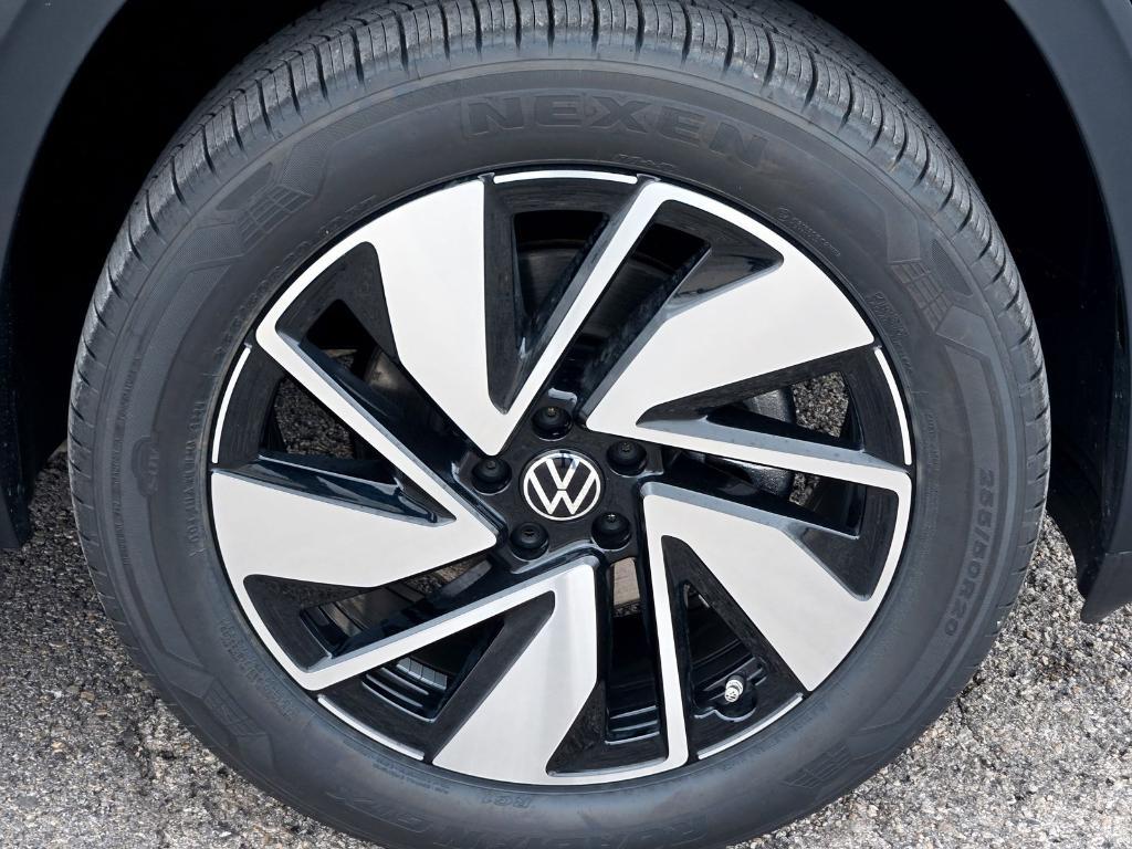 new 2026 Volkswagen Atlas car, priced at $40,939