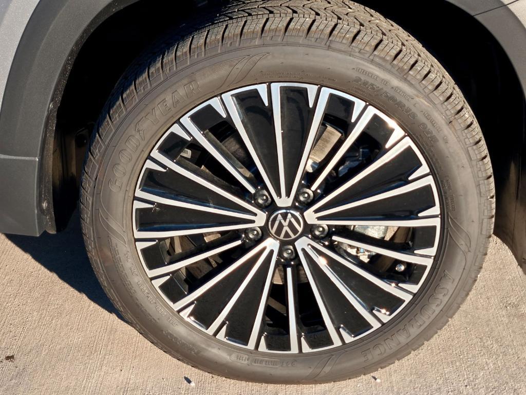 new 2026 Volkswagen Taos car, priced at $30,076