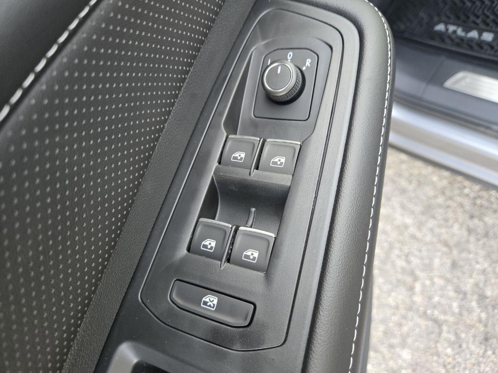 new 2026 Volkswagen Atlas Cross Sport car, priced at $41,058