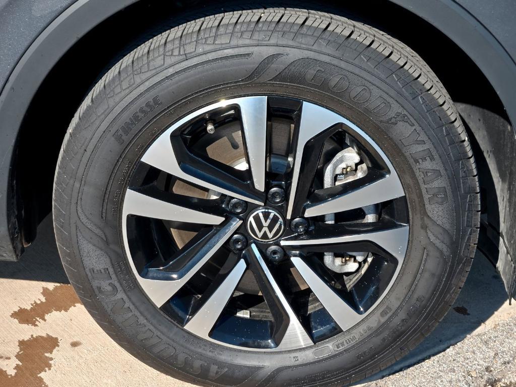 new 2024 Volkswagen Tiguan car, priced at $26,322