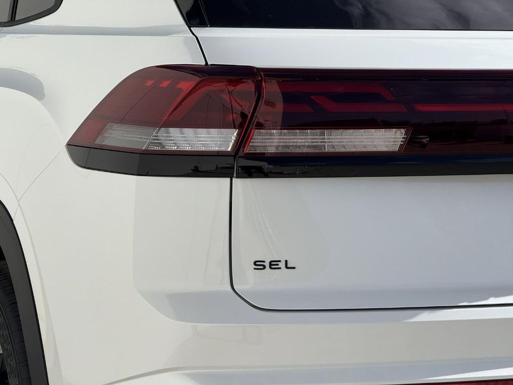 new 2026 Volkswagen Atlas Cross Sport car, priced at $49,697