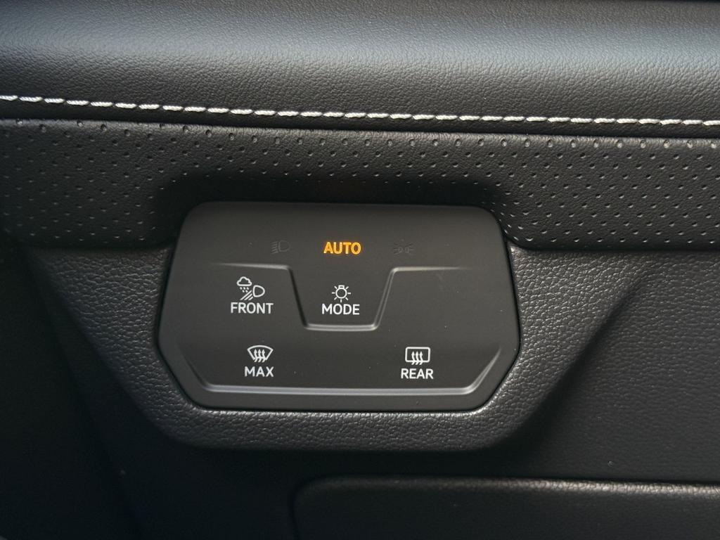 new 2026 Volkswagen Atlas car, priced at $43,174