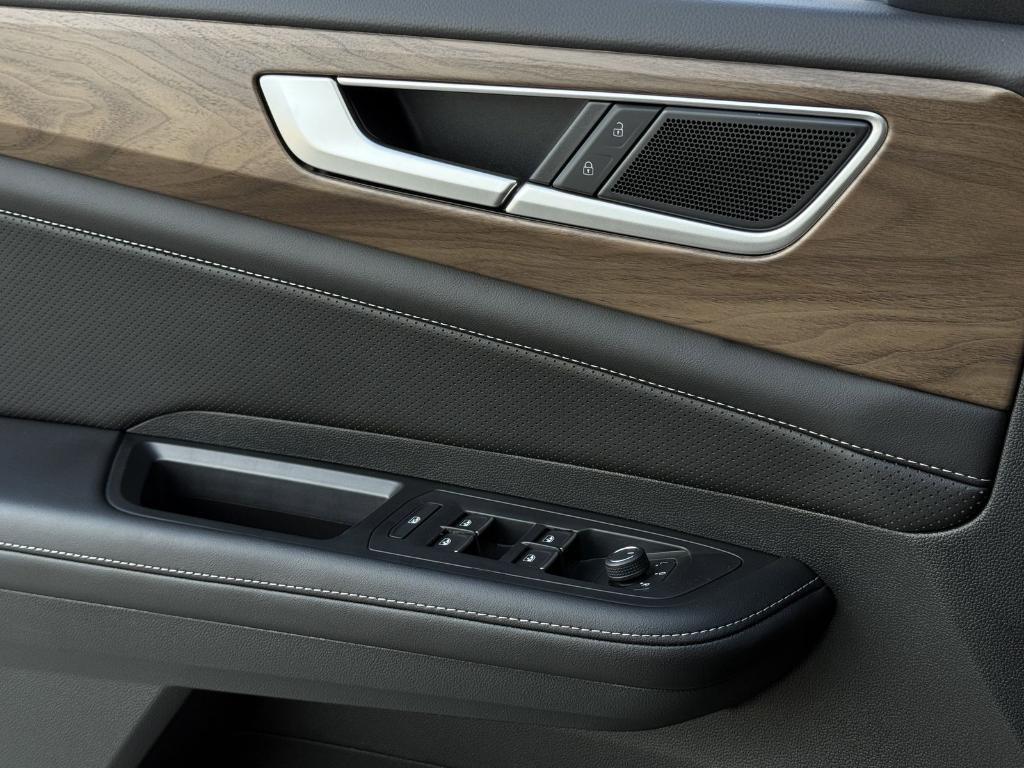 new 2026 Volkswagen Atlas car, priced at $43,174