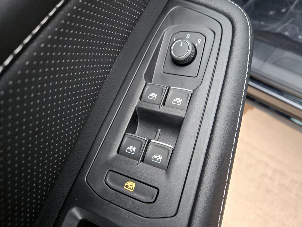 new 2026 Volkswagen Atlas car, priced at $38,198