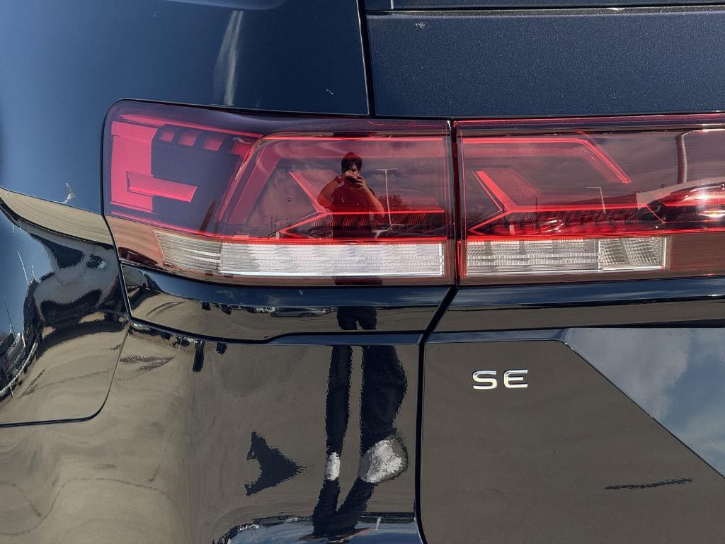 new 2026 Volkswagen Atlas car, priced at $44,852