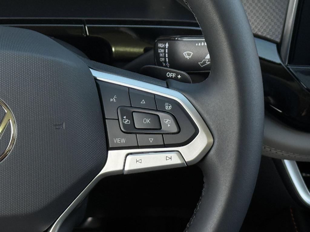 new 2026 Volkswagen Atlas car, priced at $44,852