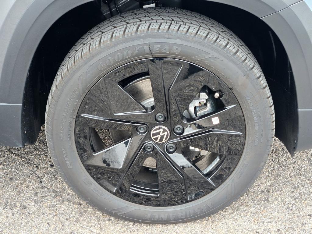 new 2026 Volkswagen Taos car, priced at $30,408